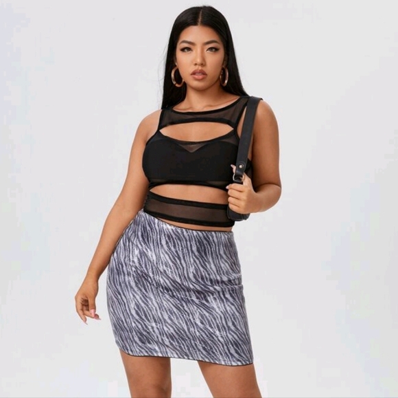SHEIN Plus Cut Out Crop Sheer Mesh Top - Black, Size 1XL - Picture 5 of 5